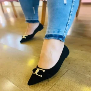 Sapatilha Feminina com Bico Alongado em Nobuck Preto