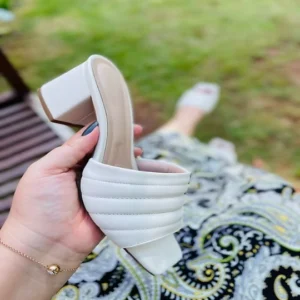 Tamanco Branco com Salto Bloco de 5cm